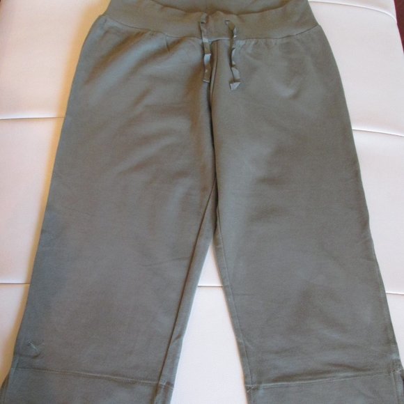 NWOT - Puma Capri Sweatpants - Sz Lg. - Picture 2 of 7